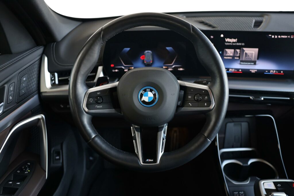 BMW iX1 xDrive30