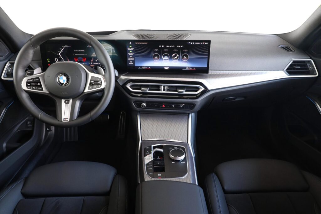 BMW 330i xDrive Touring