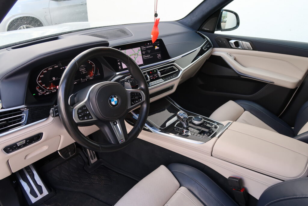 BMW X7 M50d