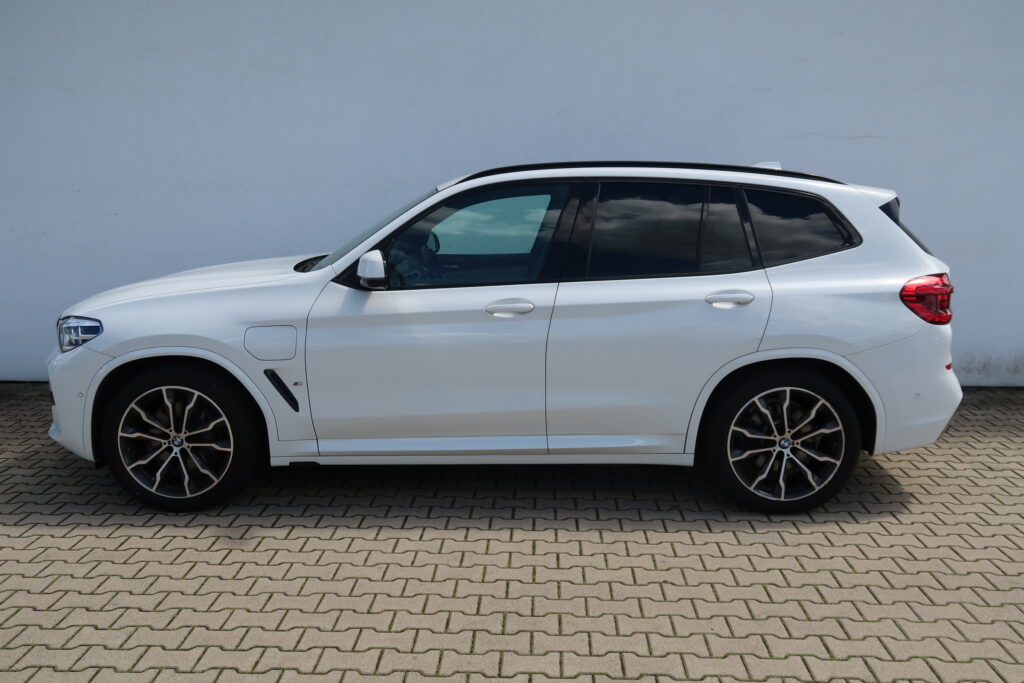 BMW X3 xDrive30e