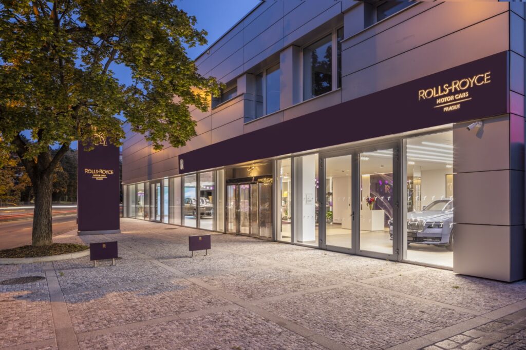 OTEVŘENÍ NOVÉHO SHOWROOMU ROLLS-ROYCE MOTOR CARS PRAGUE