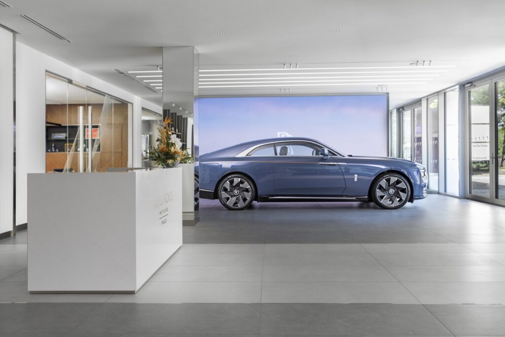 OTEVŘENÍ NOVÉHO SHOWROOMU ROLLS-ROYCE MOTOR CARS PRAGUE