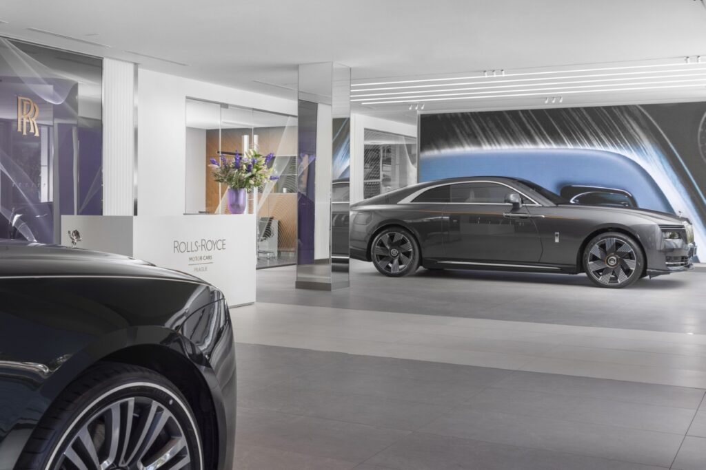 OTEVŘENÍ NOVÉHO SHOWROOMU ROLLS-ROYCE MOTOR CARS PRAGUE