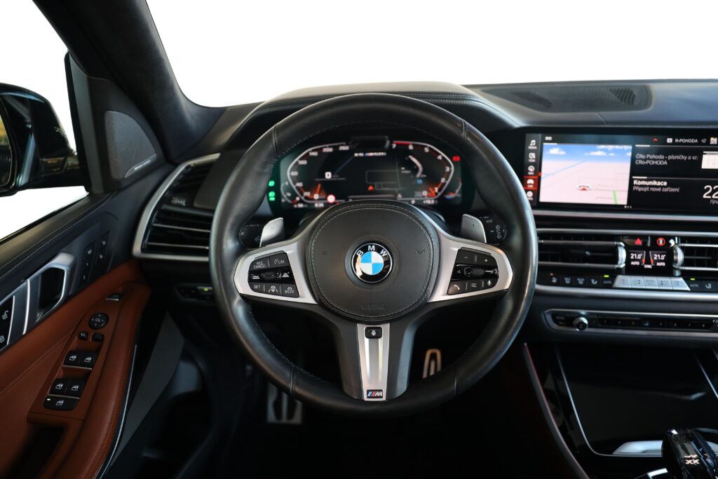 BMW X5 M50i