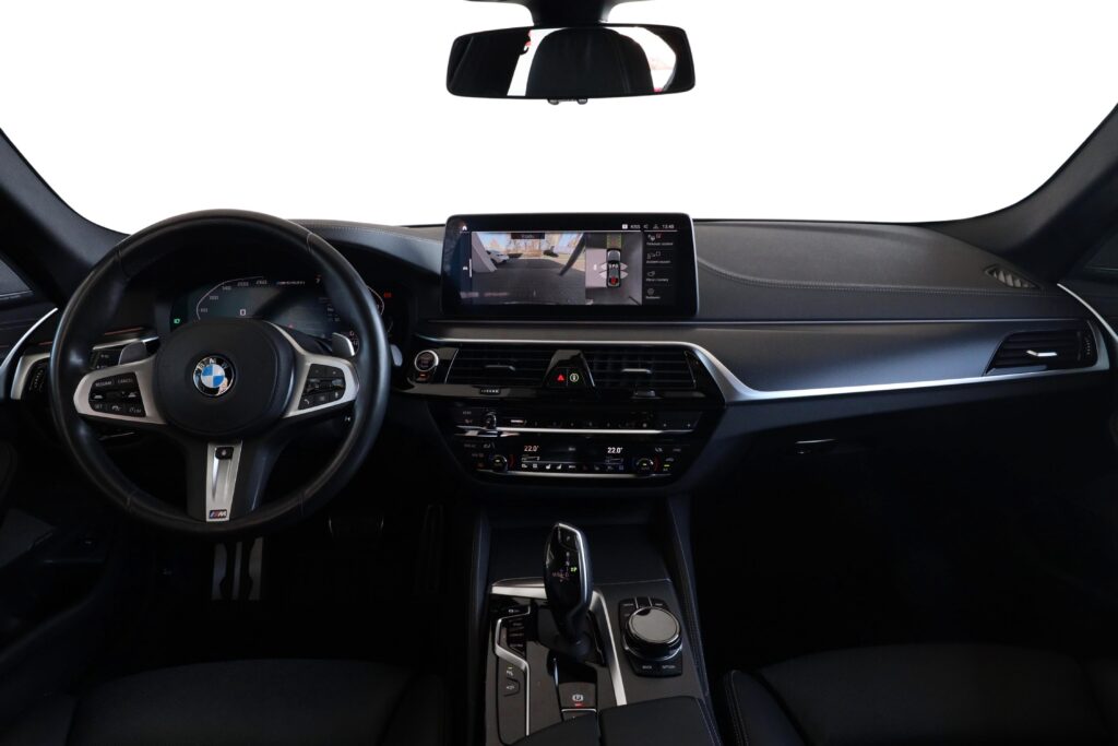 BMW M550i xDrive