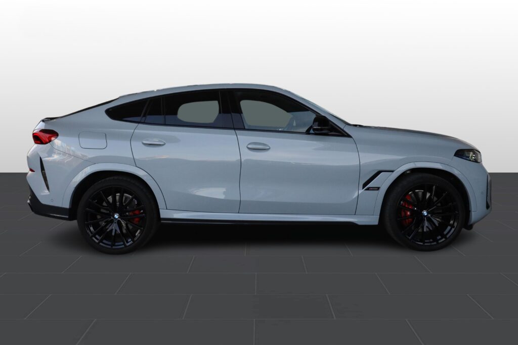 BMW X6 M60i