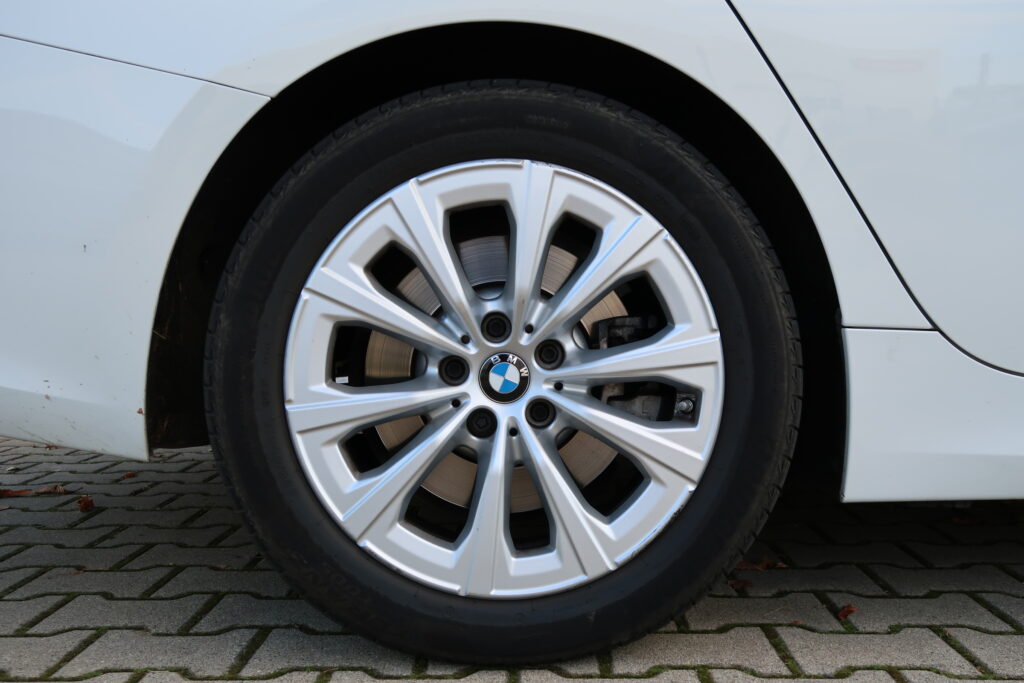 BMW 330i xDrive Touring