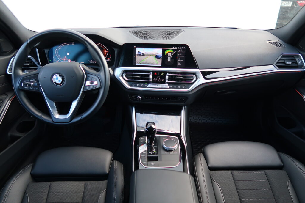 BMW 330i xDrive Touring