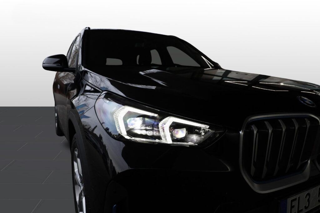 BMW iX1 xDrive30