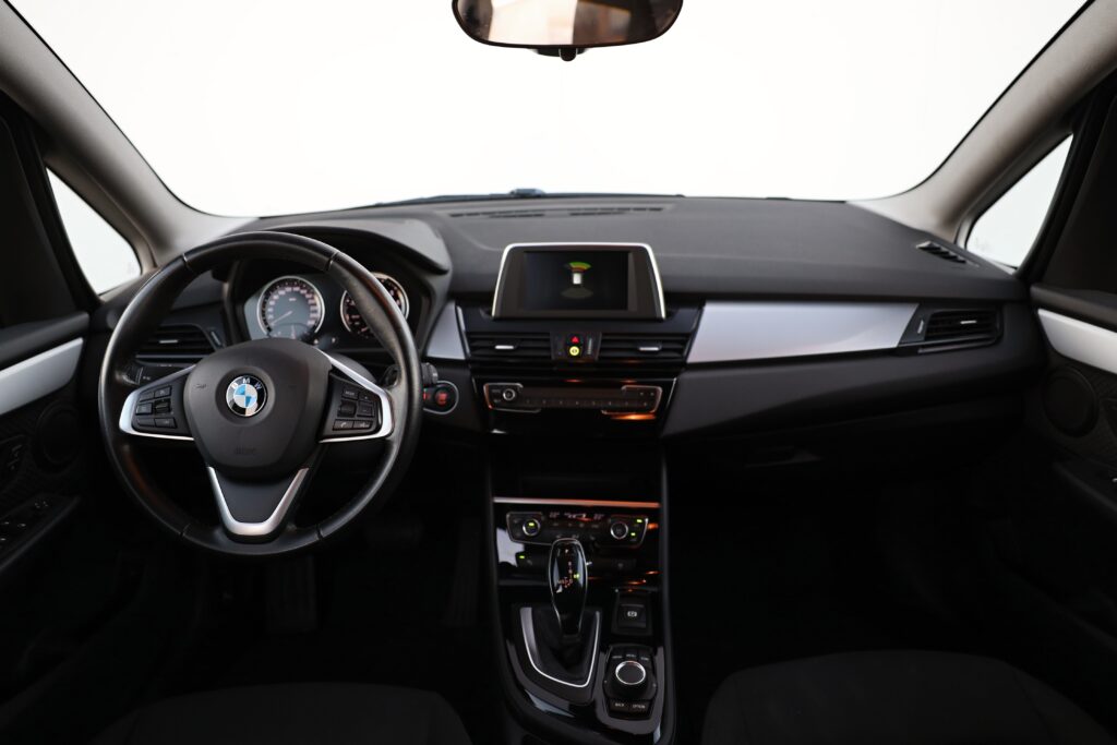 BMW 220i