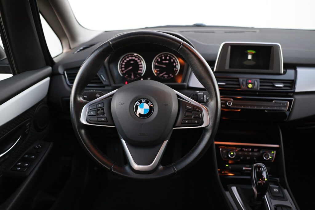 BMW 220i