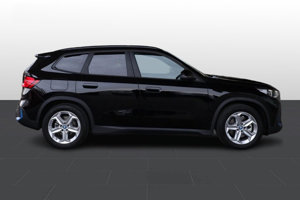 BMW iX1 xDrive30