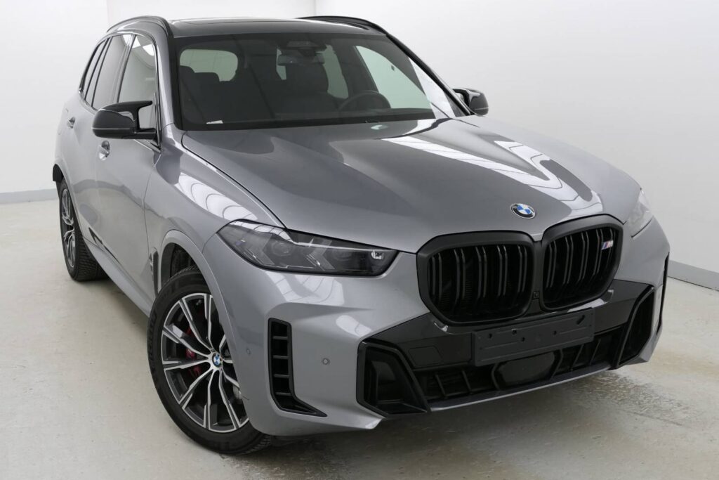 BMW X5 M60i