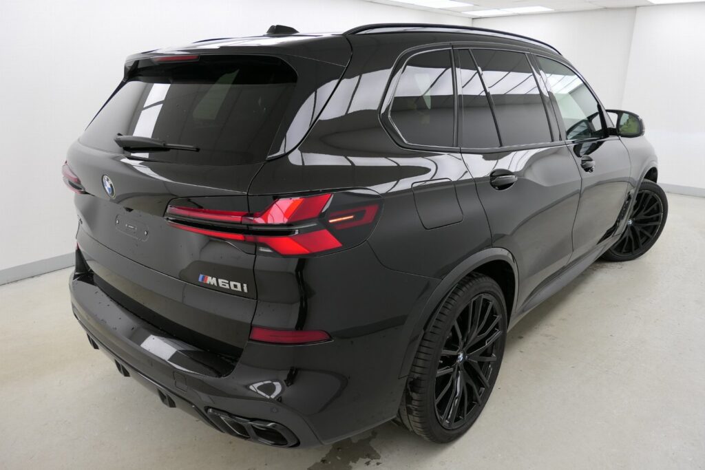 BMW X5 M60i