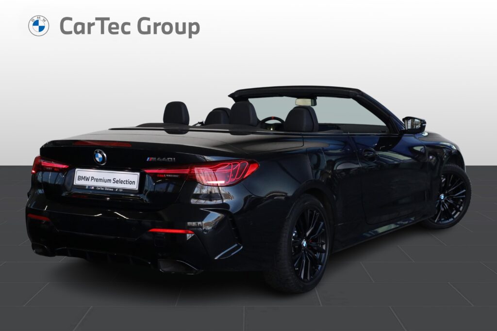 BMW M440i xDrive Convertible