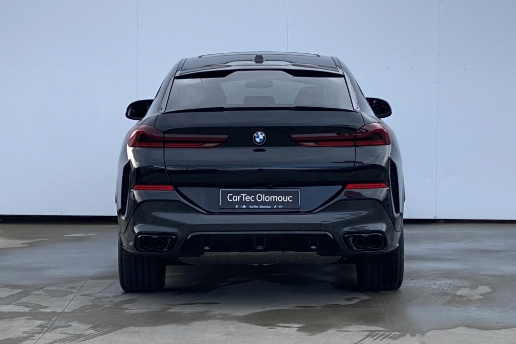 BMW X6 M60i