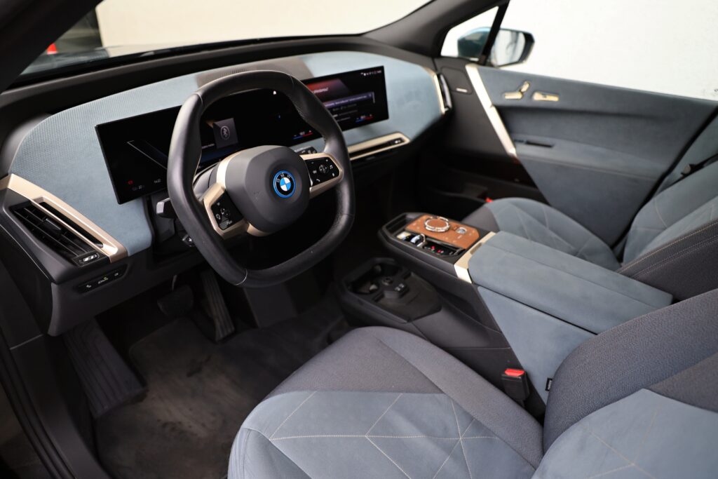 BMW iX xDrive40