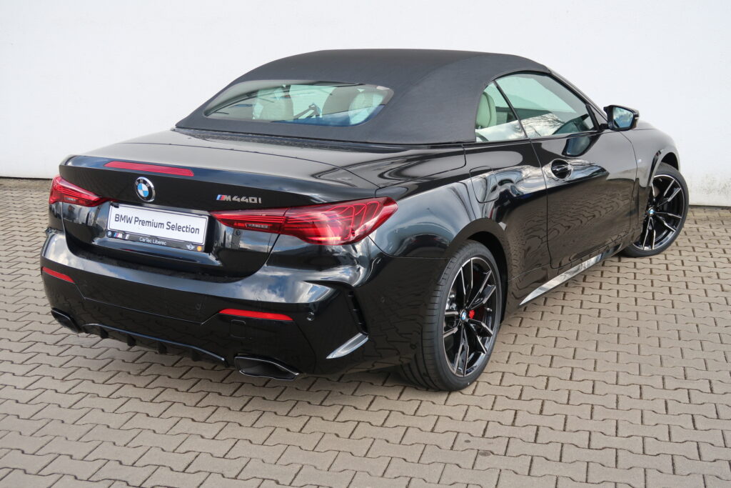 BMW M440i xDrive Convertible