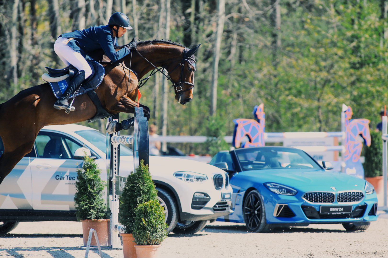 SKOKOVÝ POHÁR VE SPOLEČNOSTI BMW CARTEC GROUP